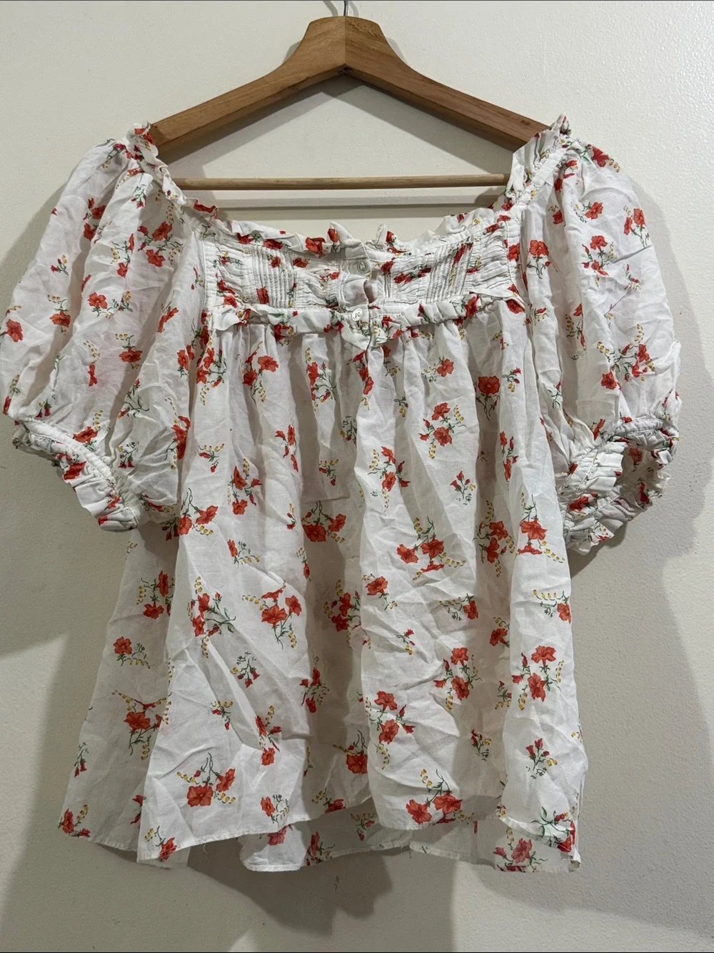 Doen White Blouse with Red Floral Print and Green Accents